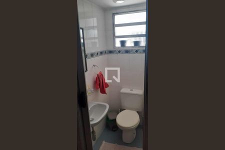 Casa à venda com 166m², 5 quartos e 2 vagas Casa à venda com 166m², 5 quartos e 2 vagasBanheiro