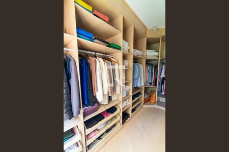Casa à venda com 400m², 3 quartos e 4 vagasCloset da Suite