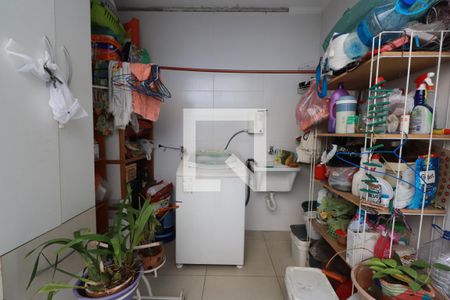 Casa à venda com 76m², 2 quartos e 1 vagaÁrea de Serviço