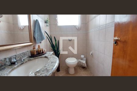 Casa à venda com 199m², 3 quartos e 4 vagas Casa à venda com 199m², 3 quartos e 4 vagasLavabo 1