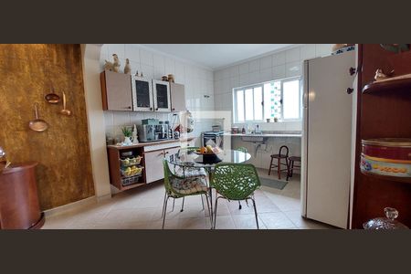 Casa à venda com 199m², 3 quartos e 4 vagas Casa à venda com 199m², 3 quartos e 4 vagasCozinha