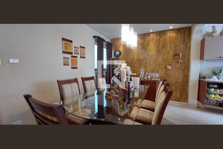 Casa à venda com 199m², 3 quartos e 4 vagas Casa à venda com 199m², 3 quartos e 4 vagasCopa