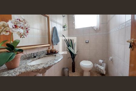 Casa à venda com 199m², 3 quartos e 4 vagas Casa à venda com 199m², 3 quartos e 4 vagasLavabo 1