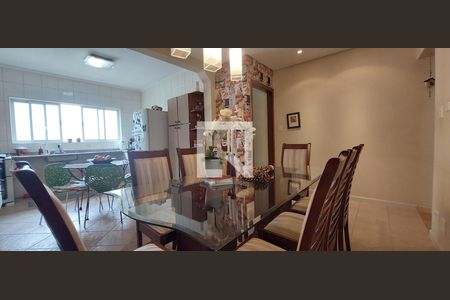 Casa à venda com 199m², 3 quartos e 4 vagas Casa à venda com 199m², 3 quartos e 4 vagasCopa