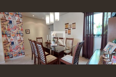 Casa à venda com 199m², 3 quartos e 4 vagas Casa à venda com 199m², 3 quartos e 4 vagasCopa