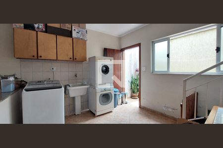 Casa à venda com 199m², 3 quartos e 4 vagas Casa à venda com 199m², 3 quartos e 4 vagasÁrea de Serviço