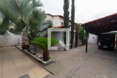 Casa à venda com 340m², 3 quartos e 5 vagasQuintal e Garagem
