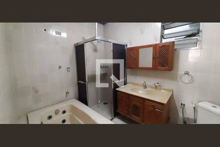 Casa à venda com 213m², 4 quartos e 2 vagasBanheiro da Suíte