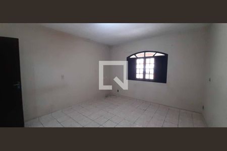 Casa à venda com 213m², 4 quartos e 2 vagasSuíte