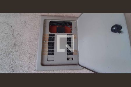 Casa à venda com 213m², 4 quartos e 2 vagasQuadro de Luz