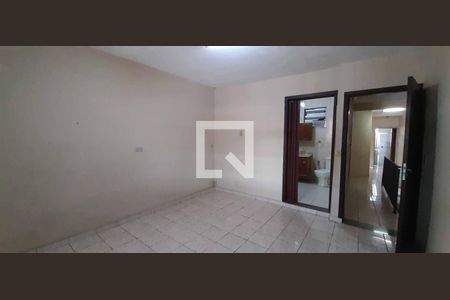 Casa à venda com 213m², 4 quartos e 2 vagasSuíte