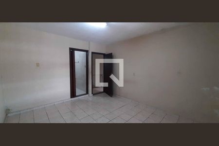 Casa à venda com 213m², 4 quartos e 2 vagasSuíte