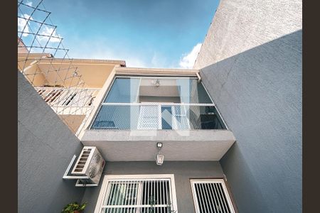 Casa à venda com 100m², 2 quartos e 2 vagasFachada