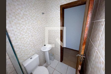 Casa para alugar com 60m², 2 quartos e 1 vaga Casa para alugar com 60m², 2 quartos e 1 vagaBanheiro