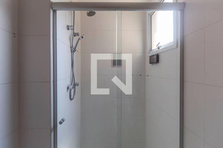 Banheiro de apartamento para alugar com 1 quarto, 36m² em Parque Independencia, São Paulo