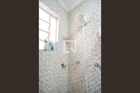 Casa à venda com 163m², 4 quartos e 2 vagasChuveiro