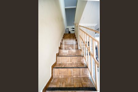 Casa à venda com 163m², 4 quartos e 2 vagasEscada