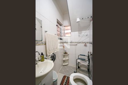 Casa à venda com 163m², 4 quartos e 2 vagasBanheiro da Suíte edícula