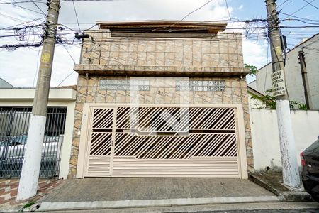 Casa à venda com 163m², 4 quartos e 2 vagasFachada