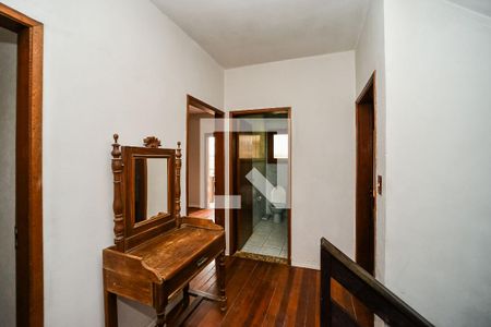 Casa à venda com 300m², 4 quartos e 2 vagasHall Quartos