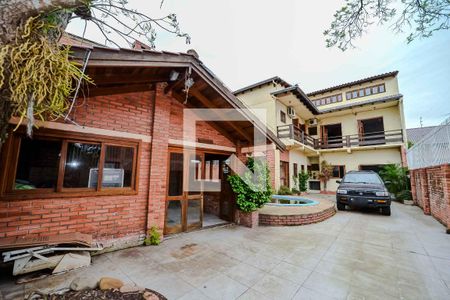 Casa à venda com 300m², 4 quartos e 2 vagasFachada