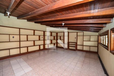 Casa à venda com 300m², 4 quartos e 2 vagasSótão