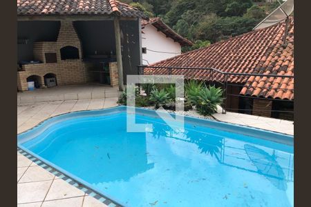 Casa à venda com 4 quartos, 323m² em Itaipu, Niterói