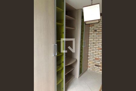 Casa à venda com 4 quartos, 323m² em Itaipu, Niterói