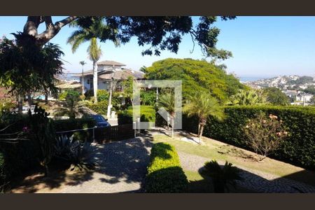 Casa à venda com 4 quartos, 420m² em Piratininga, Niterói