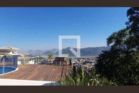 Casa à venda com 4 quartos, 420m² em Piratininga, Niterói