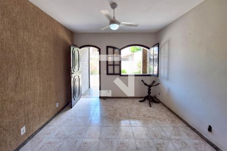 Sala de casa à venda com 4 quartos, 276m² em Maria Paula, Niterói