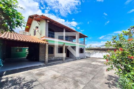 Casa à venda com 276m², 4 quartos e 2 vagasFachada