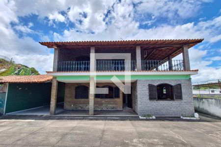 Casa à venda com 276m², 4 quartos e 2 vagasFachada
