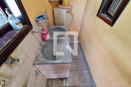 Casa à venda com 276m², 4 quartos e 2 vagasBanheiro de serviço