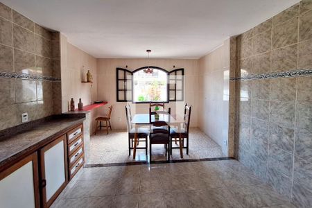 Casa à venda com 276m², 4 quartos e 2 vagasCozinha