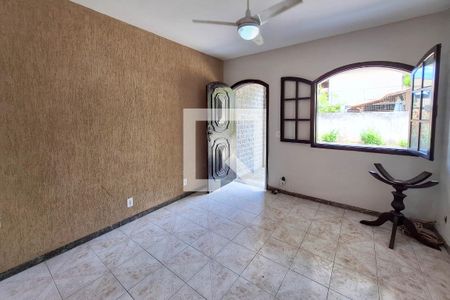 Sala de casa à venda com 4 quartos, 276m² em Maria Paula, Niterói