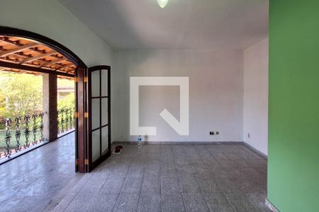 Casa à venda com 276m², 4 quartos e 2 vagasSuíte 2
