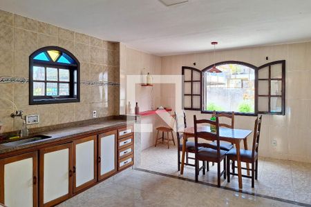 Casa à venda com 276m², 4 quartos e 2 vagasCozinha