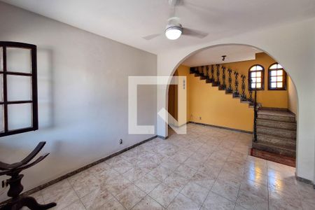 Sala de casa à venda com 4 quartos, 276m² em Maria Paula, Niterói