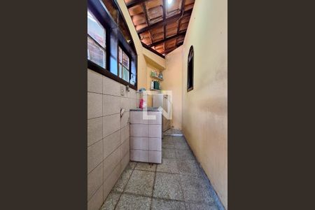 Casa à venda com 276m², 4 quartos e 2 vagasBanheiro de serviço