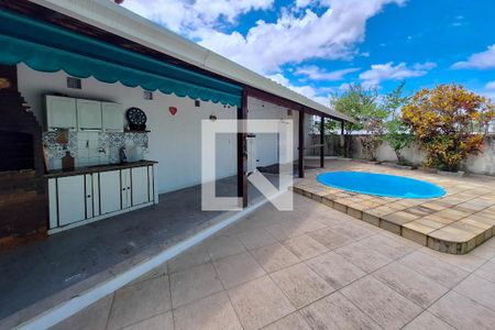 Casa à venda com 276m², 4 quartos e 2 vagasPiscina