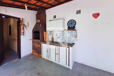 Casa à venda com 276m², 4 quartos e 2 vagasChurrasqueira