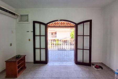 Casa à venda com 276m², 4 quartos e 2 vagasSuíte 2