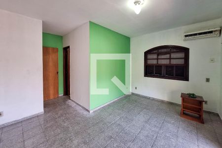 Casa à venda com 276m², 4 quartos e 2 vagasSuíte 2