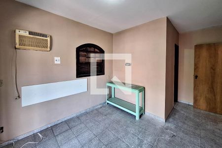 Casa à venda com 276m², 4 quartos e 2 vagasSuíte 1