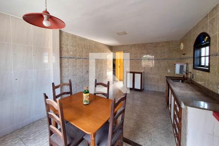 Casa à venda com 276m², 4 quartos e 2 vagasCozinha