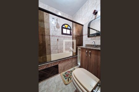 Casa à venda com 276m², 4 quartos e 2 vagasBanheiro da Suíte 2