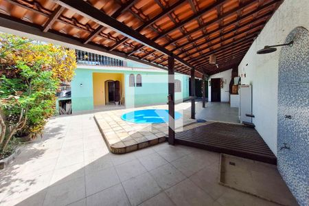 Casa à venda com 276m², 4 quartos e 2 vagasChuveirão