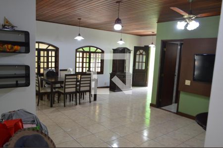 Sala de casa de condomínio para alugar com 5 quartos, 690m² em Anil, Rio de Janeiro