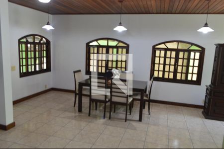 Sala de casa de condomínio para alugar com 5 quartos, 690m² em Anil, Rio de Janeiro